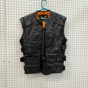 Women’s Leatherick London vest 

Size Small 

19x22

Good condition